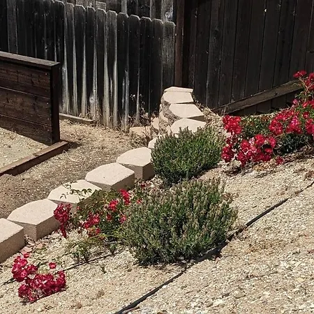 Villa Manzanita Manor-Whimsical Art & Near Downtown